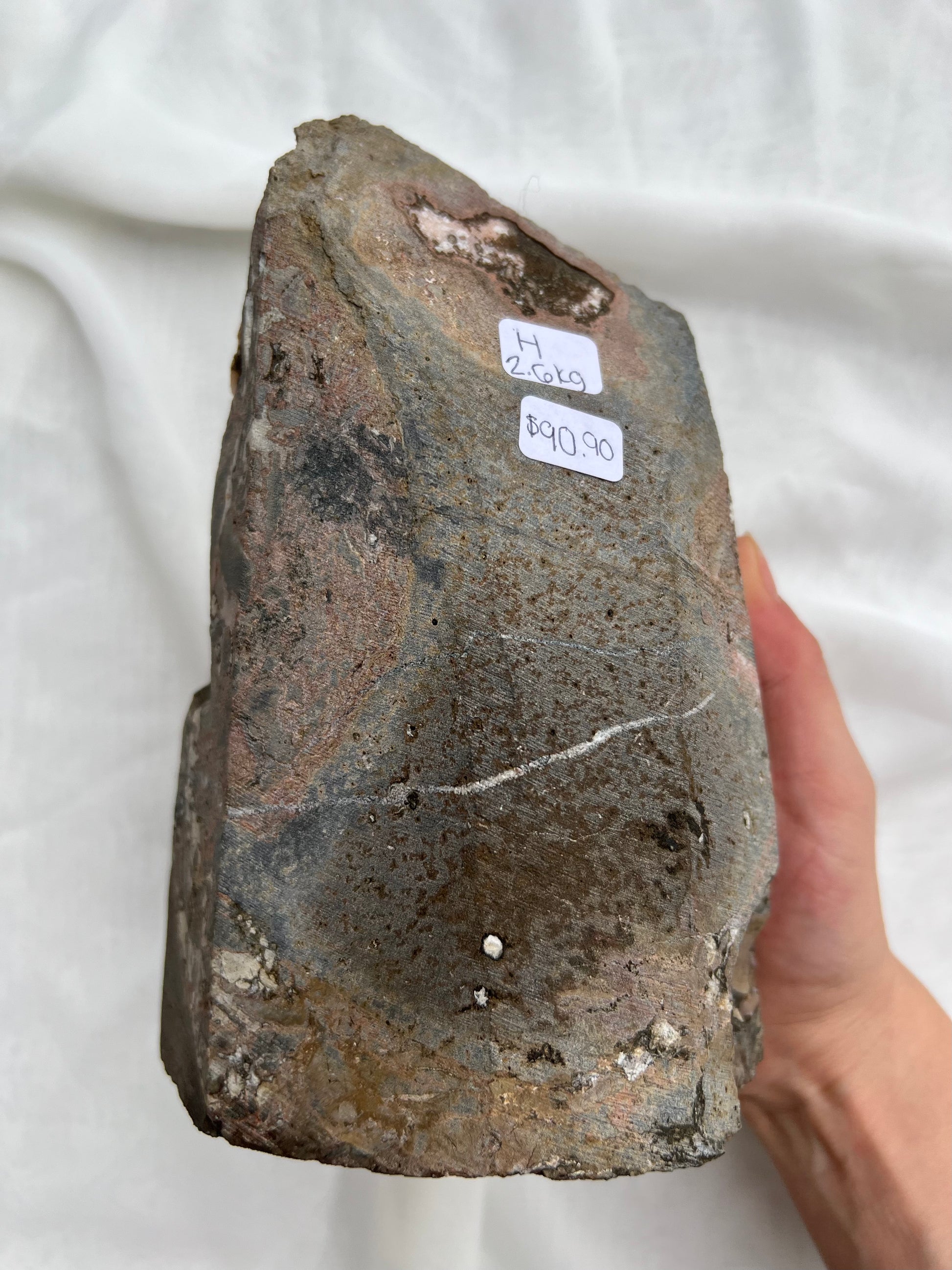 Nebula Amethyst Cut base