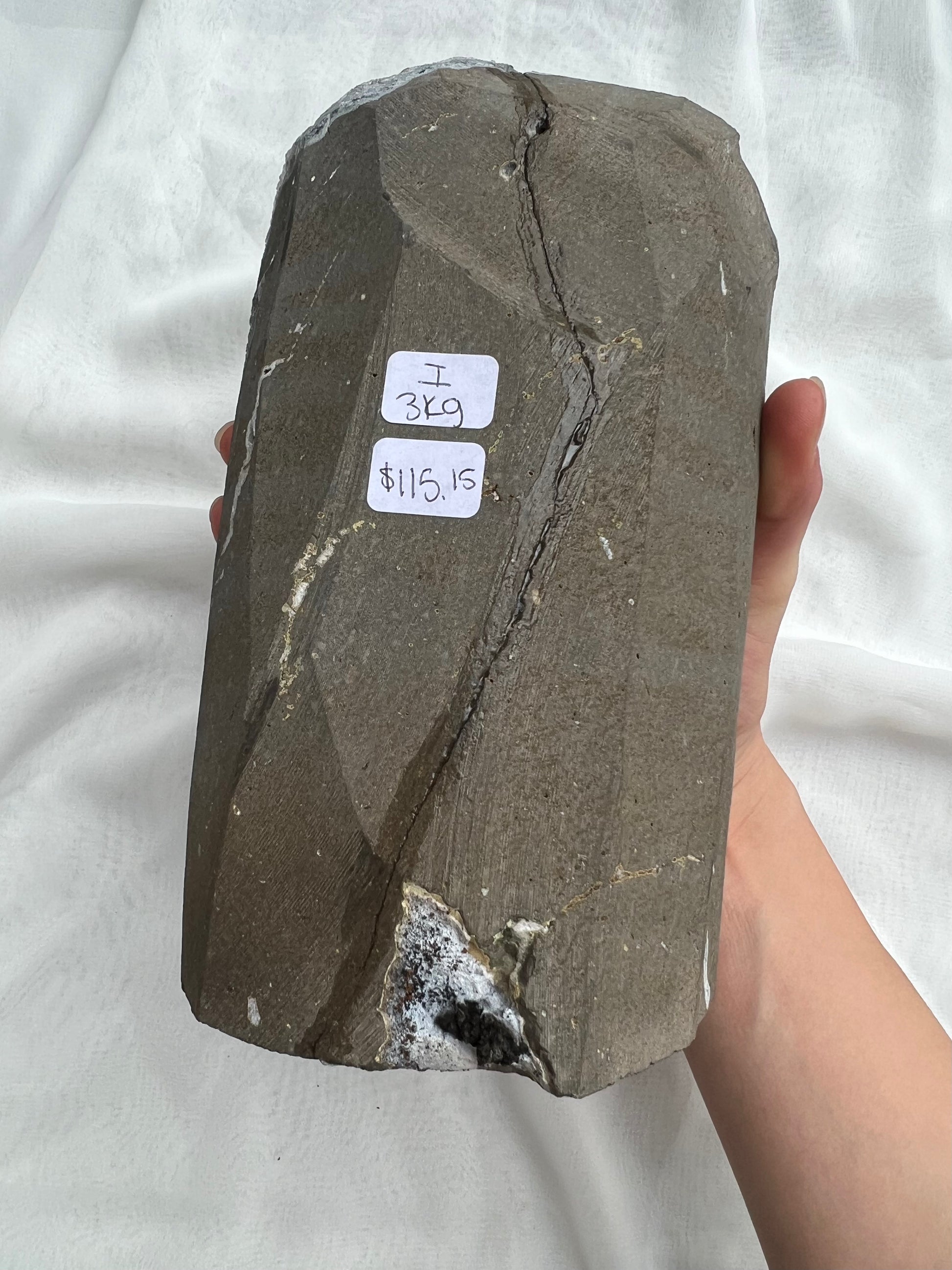 Nebula Amethyst Cut base