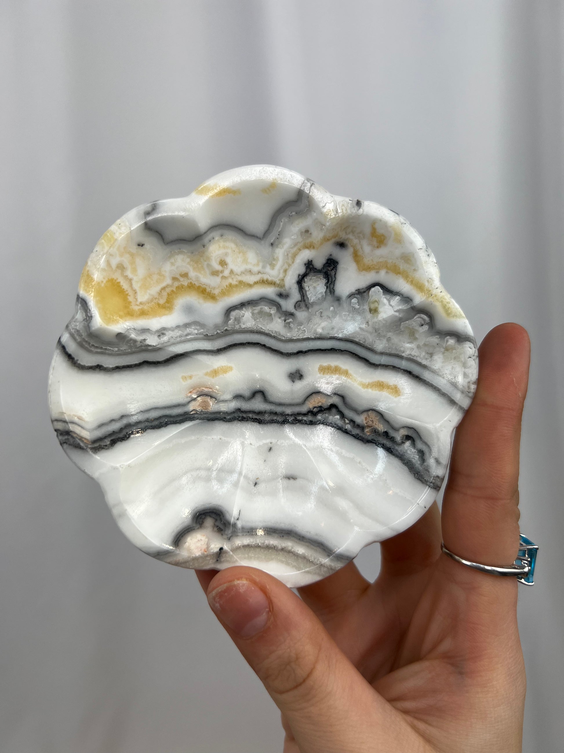Onyx Shell Bowls